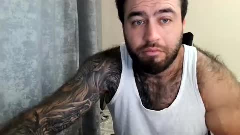 Snapshot of aaron_royal chatting on 08-01-26, 04:23 Davin tayl online show from 08-01-26, 04:23