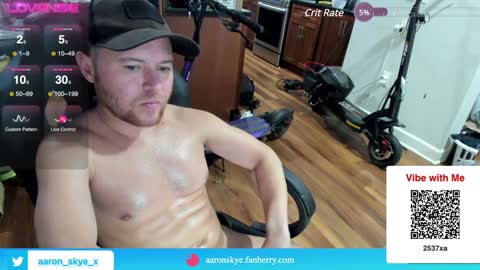 Snapshot of aaron_skye chatting on 12-08-24, 01:35 Aaron Skye online show from 12-08-24, 01:35