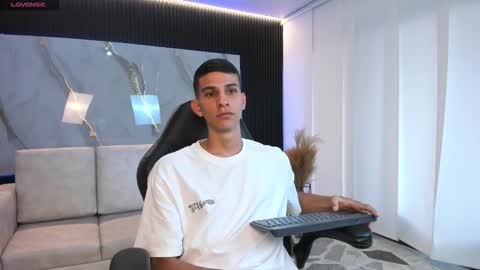 Aaron online show from 03-05-26, 10:06