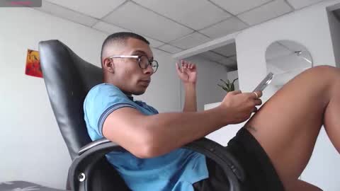 Snapshot of aaronblack1_ chatting on 01-31-26, 09:57 Heyy my name is Aaron online show from 01-31-26, 09:57