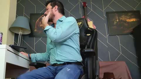 Aaron online show from 12-03-25, 08:00