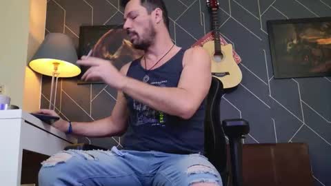 Snapshot of aaronbomer chatting on 12-21-25, 02:08 Aaron online show from 12-21-25, 02:08