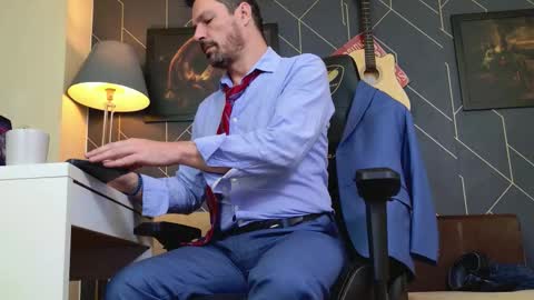 Snapshot of aaronbomer chatting on 12-22-25, 07:44 Aaron online show from 12-22-25, 07:44