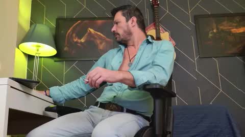 Snapshot of aaronbomer chatting on 01-11-26, 01:16 Aaron online show from 01-11-26, 01:16