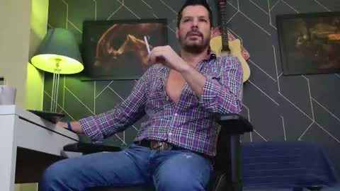 Snapshot of aaronbomer chatting on 01-13-26, 03:17 Aaron online show from 01-13-26, 03:17