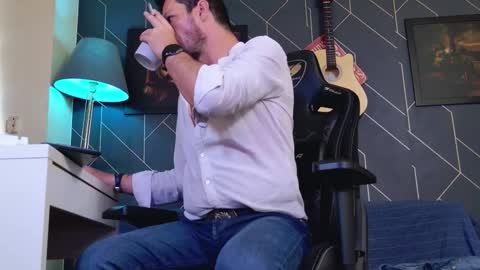 Snapshot of aaronbomer chatting on 02-23-26, 09:06 Aaron online show from 02-23-26, 09:06