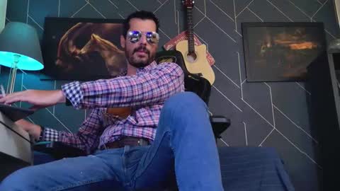 Snapshot of aaronbomer chatting on 02-26-26, 01:43 Aaron online show from 02-26-26, 01:43