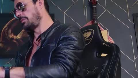 Snapshot of aaronbomer chatting on 02-28-26, 07:20 Aaron online show from 02-28-26, 07:20