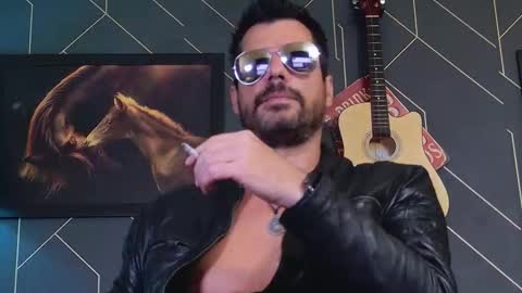 Snapshot of aaronbomer chatting on 03-01-26, 07:32 Aaron online show from 03-01-26, 07:32