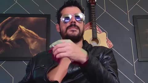 Snapshot of aaronbomer chatting on 03-05-26, 05:58 Aaron online show from 03-05-26, 05:58