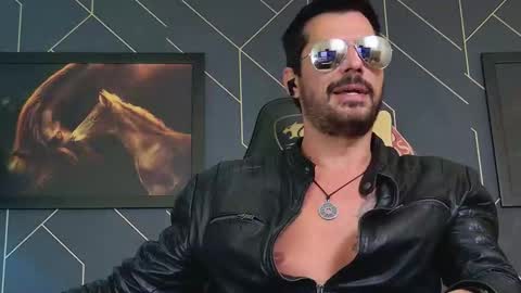 Snapshot of aaronbomer chatting on 03-07-26, 02:52 Aaron online show from 03-07-26, 02:52