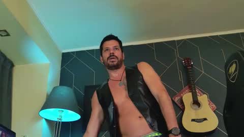 Snapshot of aaronbomer chatting on 03-08-26, 02:04 Aaron online show from 03-08-26, 02:04