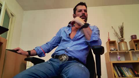 Aaron online show from 04-11-26, 04:28