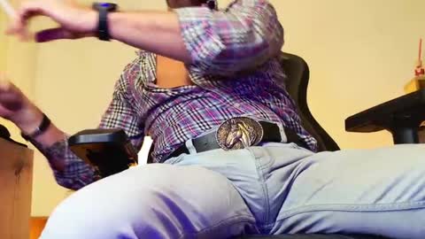 Aaron online show from 04-25-26, 03:09