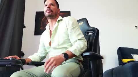 Aaron online show from 07-25-26, 05:49