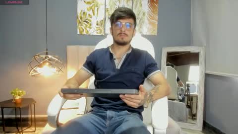 Snapshot of aaronfuentes7 chatting on 09-17-25, 05:47 aaronfuentes7 online show from 09-17-25, 05:47