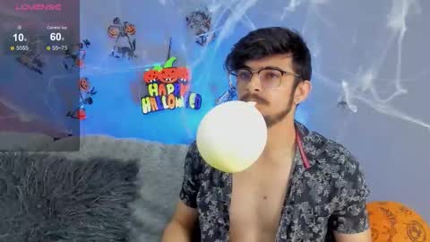 Snapshot of aaronfuentes7 chatting on 10-15-25, 07:03 aaronfuentes7 online show from 10-15-25, 07:03