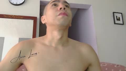Snapshot of aaronlucasx_ chatting on 01-21-25, 12:39 Aaron online show from 01-21-25, 12:39
