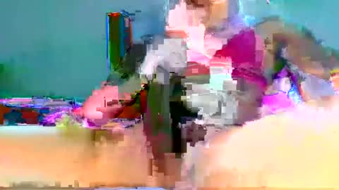 Snapshot of aaronlucasx_ chatting on 10-05-25, 03:54 Aaron online show from 10-05-25, 03:54