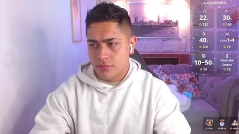 Snapshot of aaronn_12 chatting on 09-17-25, 12:07 Aaron online show from 09-17-25, 12:07