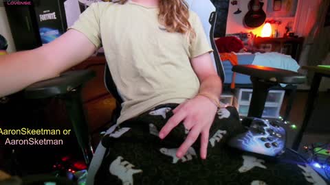 Aaron Skeetman online show from 12-14-24, 12:33