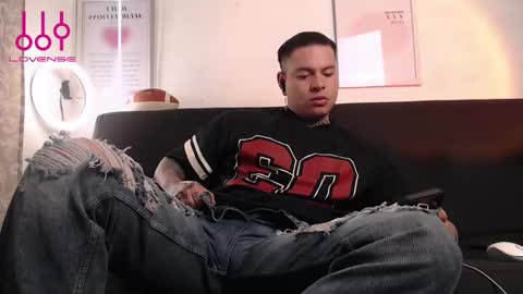 Snapshot of aaronsmith2_ chatting on 12-20-24, 10:11 aaronsmith2_ online show from 12-20-24, 10:11