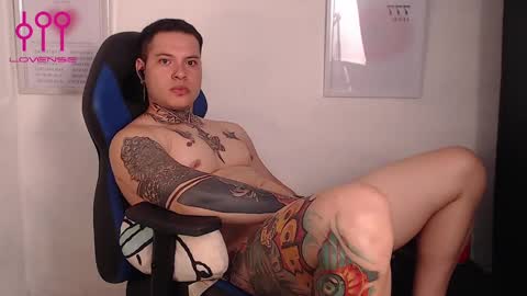 Snapshot of aaronsmith2_ chatting on 12-27-24, 01:22 aaronsmith2_ online show from 12-27-24, 01:22