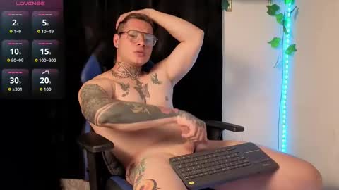 Snapshot of aaronsmith2_ chatting on 03-12-26, 02:07 aaronsmith2_ online show from 03-12-26, 02:07