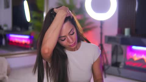Snapshot of abbela_white chatting on 05-09-26, 06:18 Alexa online show from 05-09-26, 06:18