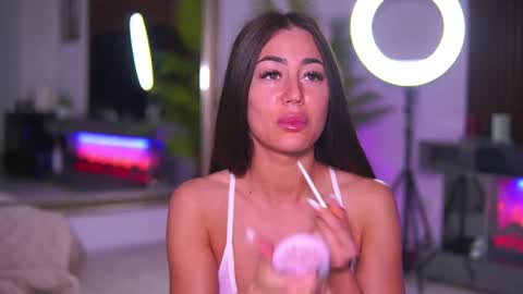 Snapshot of abbela_white chatting on 05-11-26, 06:08 Alexa online show from 05-11-26, 06:08