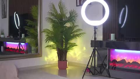 Snapshot of abbela_white chatting on 05-14-26, 05:36 Alexa online show from 05-14-26, 05:36