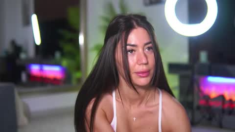 Snapshot of abbela_white chatting on 05-19-26, 05:58 Alexa online show from 05-19-26, 05:58