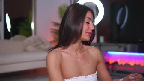 Snapshot of abbela_white chatting on 05-30-26, 06:32 Alexa online show from 05-30-26, 06:32