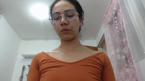 Snapshot of abbi_moon chatting on 01-13-25, 07:10 Martina online show from 01-13-25, 07:10