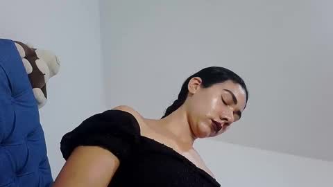 Snapshot of abbi_moon chatting on 01-27-25, 03:07 Martina online show from 01-27-25, 03:07