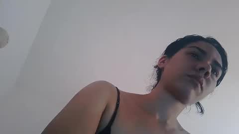 Snapshot of abbi_moon chatting on 02-12-25, 03:27 Martina online show from 02-12-25, 03:27