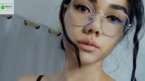 Snapshot of abbi_moon chatting on 09-17-25, 12:18 Martina online show from 09-17-25, 12:18