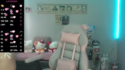 Snapshot of abbie_stone_ chatting on 12-16-25, 04:23 abbie 70OFF online show from 12-16-25, 04:23