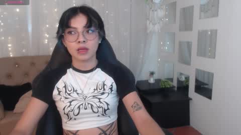 Snapshot of abbiross chatting on 12-28-24, 08:36 Abbi online show from 12-28-24, 08:36