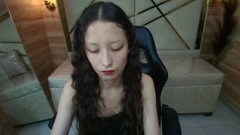 Snapshot of abby__r chatting on 05-12-26, 12:57 Abby online show from 05-12-26, 12:57