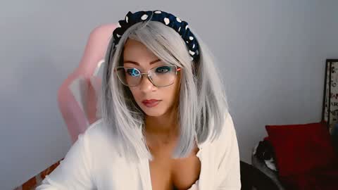 May  Imstagram  online show from 02-04-25, 04:39