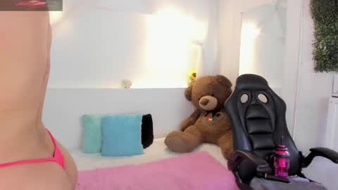 Snapshot of abby_mae_ chatting on 05-12-26, 09:56 Abby online show from 05-12-26, 09:56