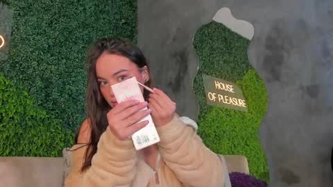 Snapshot of abby_me chatting on 02-12-25, 12:12 A B B Y online show from 02-12-25, 12:12