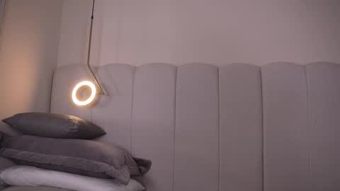 Snapshot of abby_me chatting on 11-08-25, 12:27 A B B Y online show from 11-08-25, 12:27