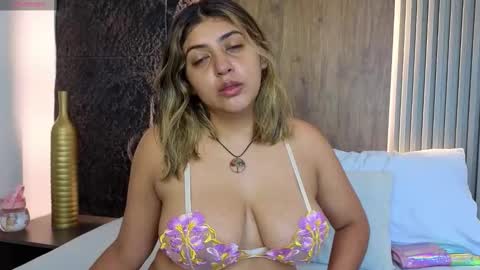 Abbygail online show from 10-11-25, 01:31