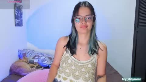 Abby Saenz online show from 09-29-25, 06:46