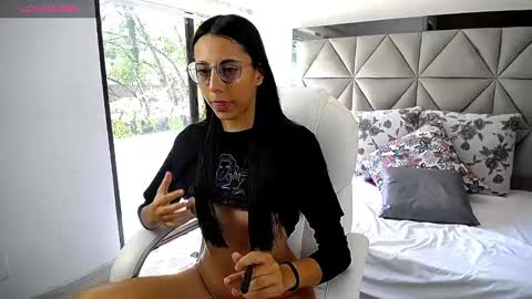 Snapshot of abbyevans__ chatting on 01-21-25, 05:51 Abby online show from 01-21-25, 05:51