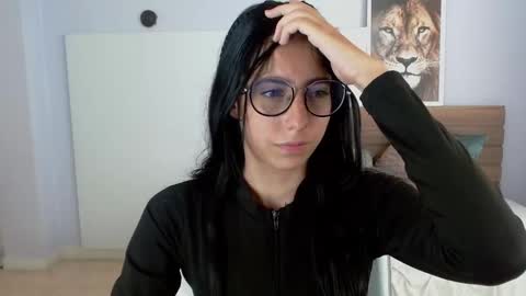 Snapshot of abbyevans__ chatting on 03-08-25, 06:05 Abby online show from 03-08-25, 06:05