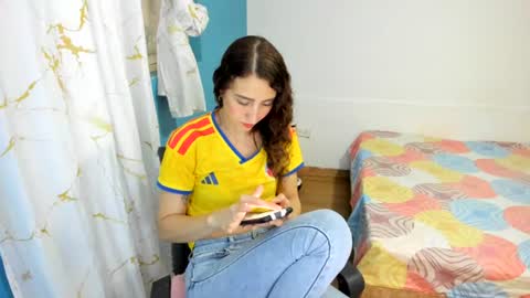 Snapshot of abbyhowlland chatting on 07-03-26, 10:49 sara online show from 07-03-26, 10:49