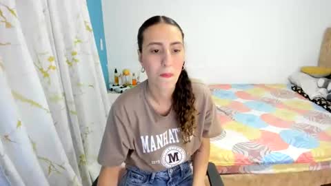 Snapshot of abbyhowlland chatting on 07-05-26, 01:34 sara online show from 07-05-26, 01:34